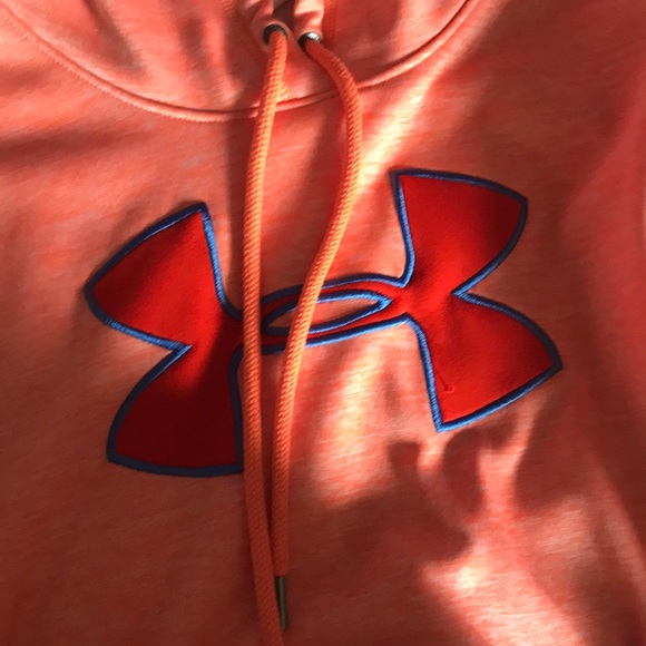 Under armor sweatshirt - Picture 2 of 3